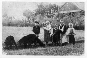 Wiktoria Ulma is pictured with six of her children. (THE ULMA FAMILY MUSEUM OF POLES SAVING JEWS IN WORLD WAR II | VIA CATHOLIC NEWS AGENCY)
